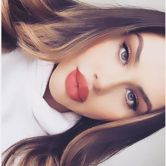 vivianlara327